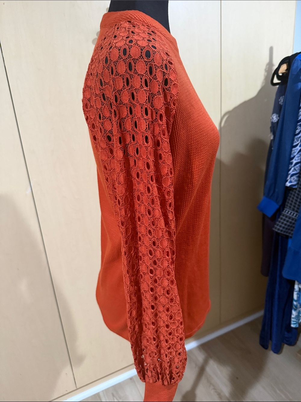 Women's Rust Long-Sleeve Lace-Sleeve Waffle Knit Top
